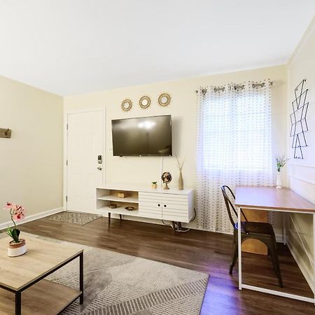 Dapper Digs - King Bed - Long Term Stays - Duke Durham Dış mekan fotoğraf