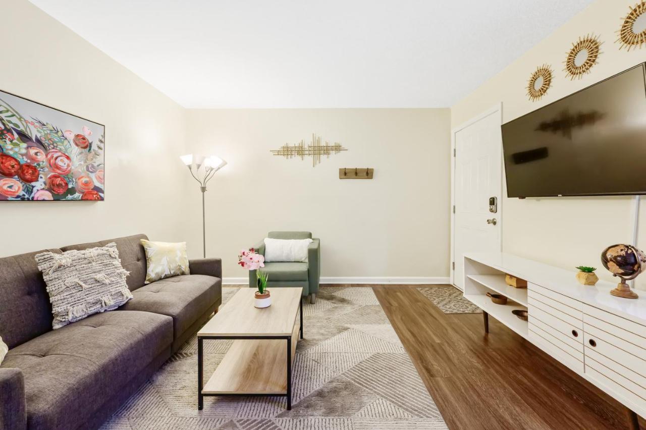 Dapper Digs - King Bed - Long Term Stays - Duke Durham Dış mekan fotoğraf