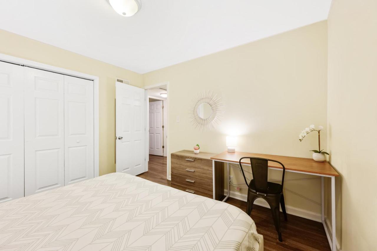 Dapper Digs - King Bed - Long Term Stays - Duke Durham Dış mekan fotoğraf
