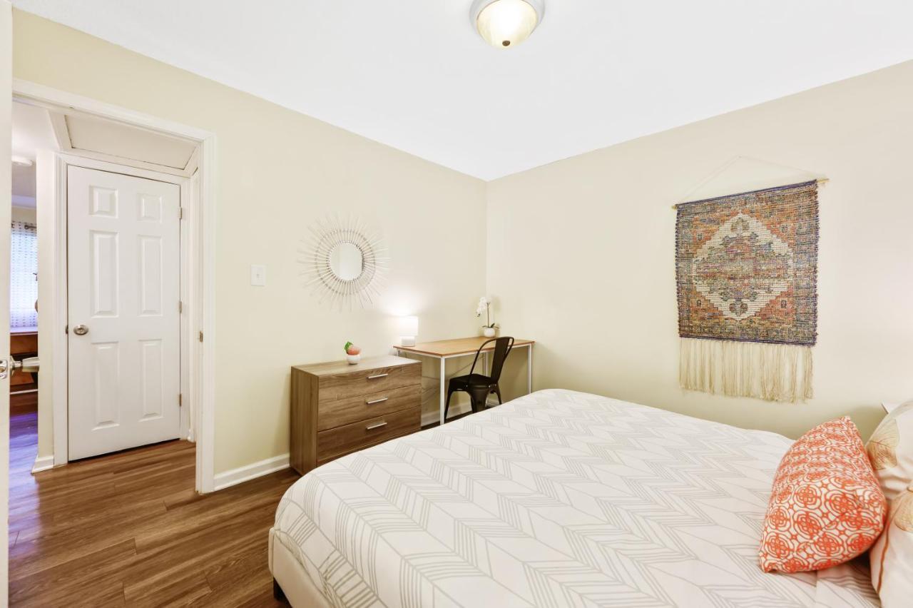 Dapper Digs - King Bed - Long Term Stays - Duke Durham Dış mekan fotoğraf