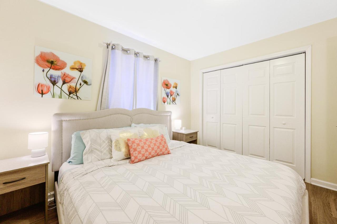 Dapper Digs - King Bed - Long Term Stays - Duke Durham Dış mekan fotoğraf